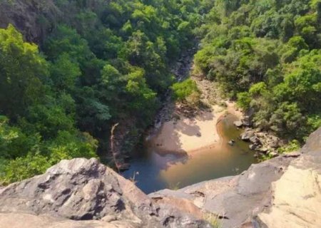 Jovem se afoga e morre durante passeio com os amigos em cachoeira