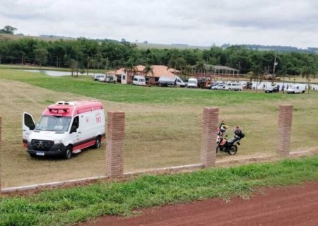 Homem fica com o corpo todo quebrado após cair com paramotor em Dourados