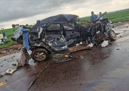 Motorista de carro morre durante grave acidente entre Ponta Porã e Amambai