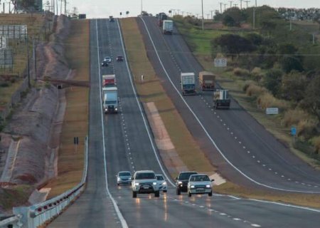 De sexta-feira até dia 2 de janeiro, 412 mil veículos devem passar pela BR-163