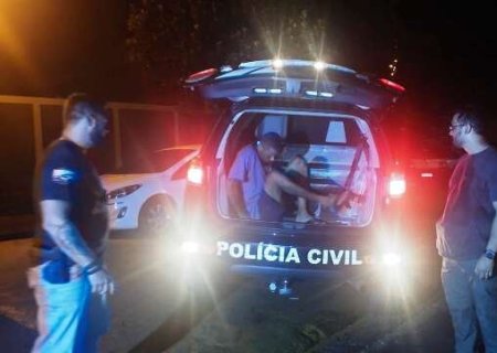 Homem que atirou na ex e matou amigo dela é preso na madrugada