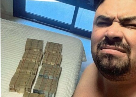 Pilhas de dinheiro, joias e carrões: Gaeco mostra vida ostentação de traficante