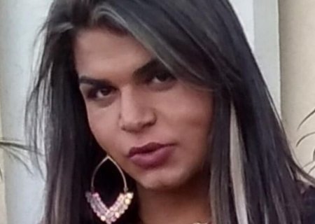Mulher trans que teve 90% do corpo queimado com gasolina morre na Santa Casa