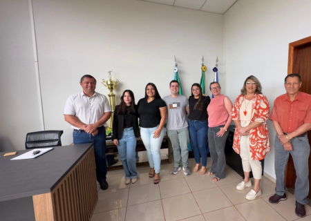 Prefeito Wagner da Garagem anuncia auxílio no transporte dos universitários