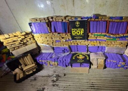 Dupla é presa enquanto pesava e embalava 1,5 toneladas de maconha