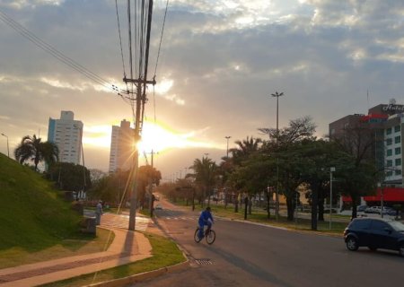 Calorão segue presente nesta quarta, mas chuva pode aparecer em MS
