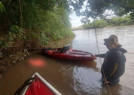 Corpo de mulher ejetado de carro em acidente na BR-163 é encontrado