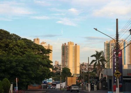 Quinta-feira amanheceu quente e máxima será de 33°C na Capital