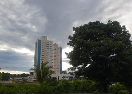 Campo Grande amanhece com céu nublado e com risco de chuva nesta segunda