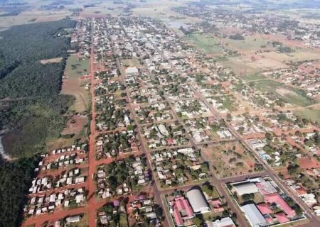 Grupo armado vestido de militar invade casa e executa jovem na frente do pai