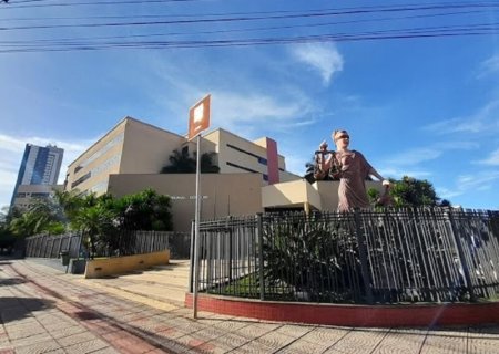 Funcionário é flagrado se masturbando em telhado do Fórum de Campo Grande