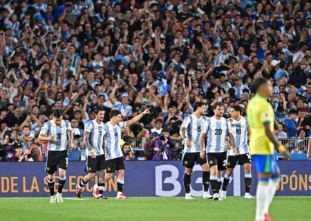Brasil dá vexame e é goleado pela Argentina nas Eliminatórias