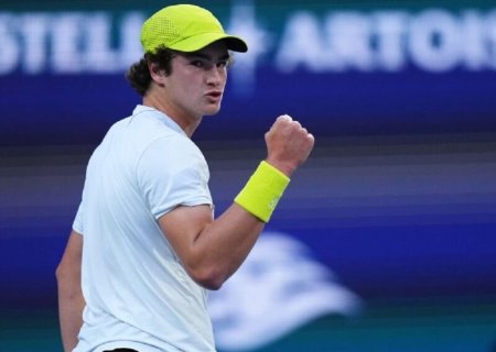 Na estreia do Miami Open, João Fonseca vence americano de virada