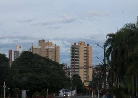 Semana começa com céu nublado e alerta de chuvas em MS