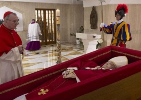 Papa Francisco será velado e sepultado no sábado, diz Vaticano>