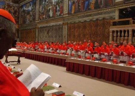 Conclave: Início das votações para o novo Papa começam nesta manhã>